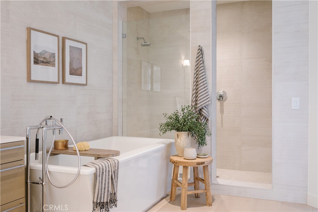 Residential Lease for rent at 2230 Newport Boulevard 301, Newport Beach CA featuring 3 beds and 4 baths