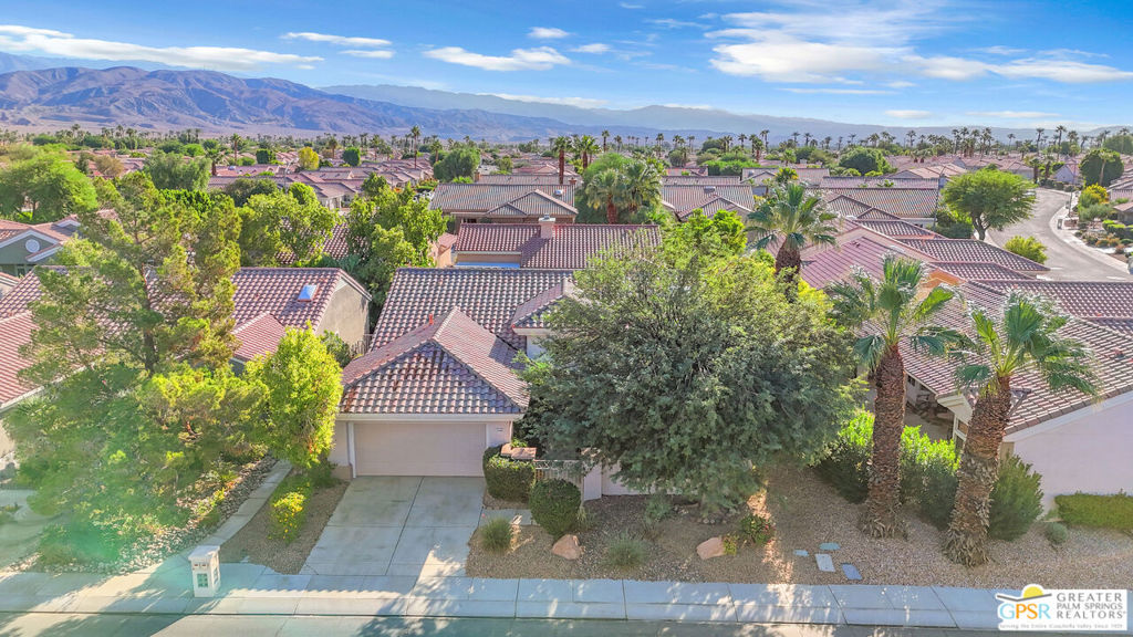 Residential Lease for rent at 37468 Westridge Avenue, Palm Desert CA featuring 2 beds and 2 baths