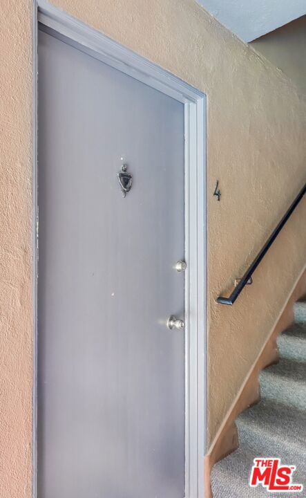 Residential Lease for rent at 1275 Havenhurst Drive 4, West Hollywood, Los Angeles County CA featuring 2 beds and 2 baths