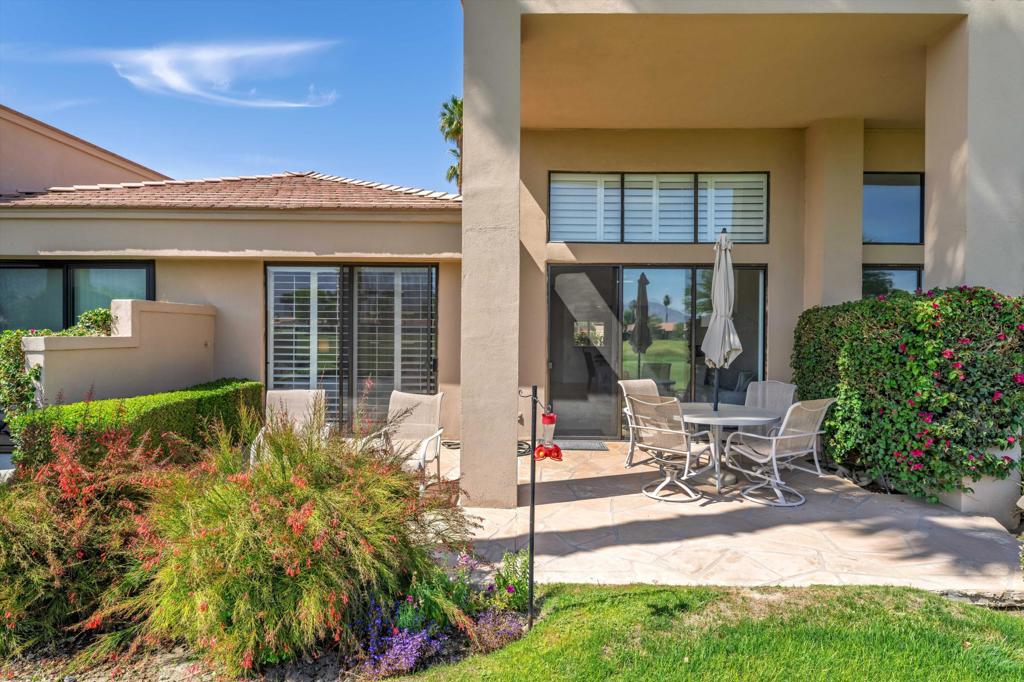 Residential for sale at 80679 Oak Tree, La Quinta CA featuring 2 beds and 2 baths