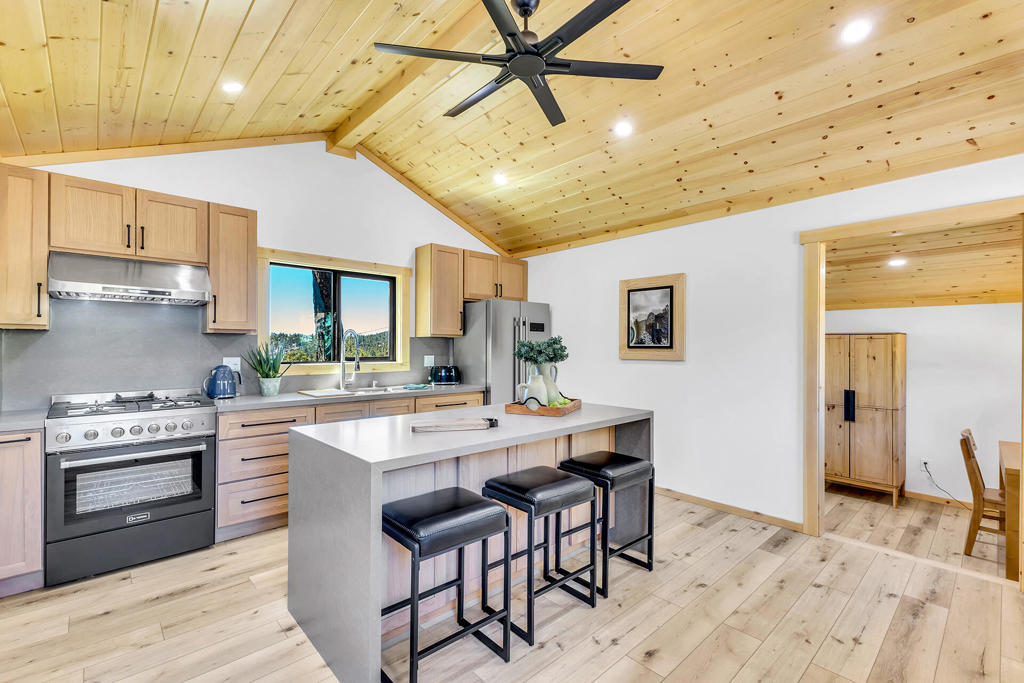 Active for sale at Idyllwild, CA, Idyllwild, CA CA and 5 baths