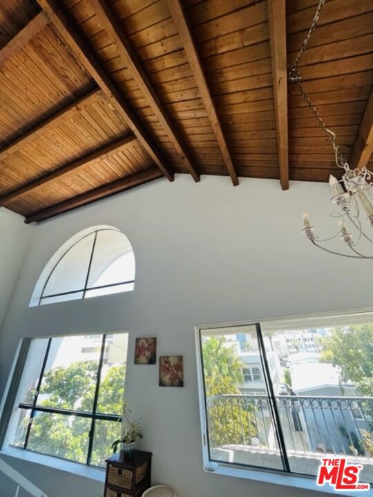 Residential Lease for rent at 221 S Gale Drive 401, Beverly Hills, Los Angeles County CA featuring 3 beds and 2 baths