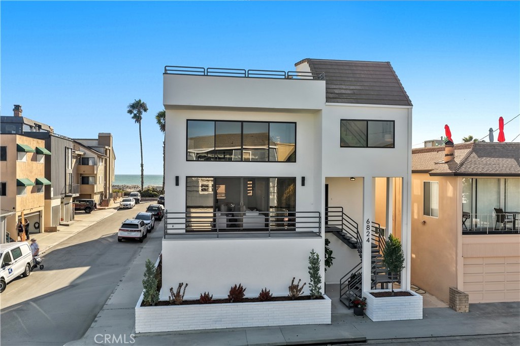Active for sale at Long Beach, CA, Long Beach, CA CA and 3 baths