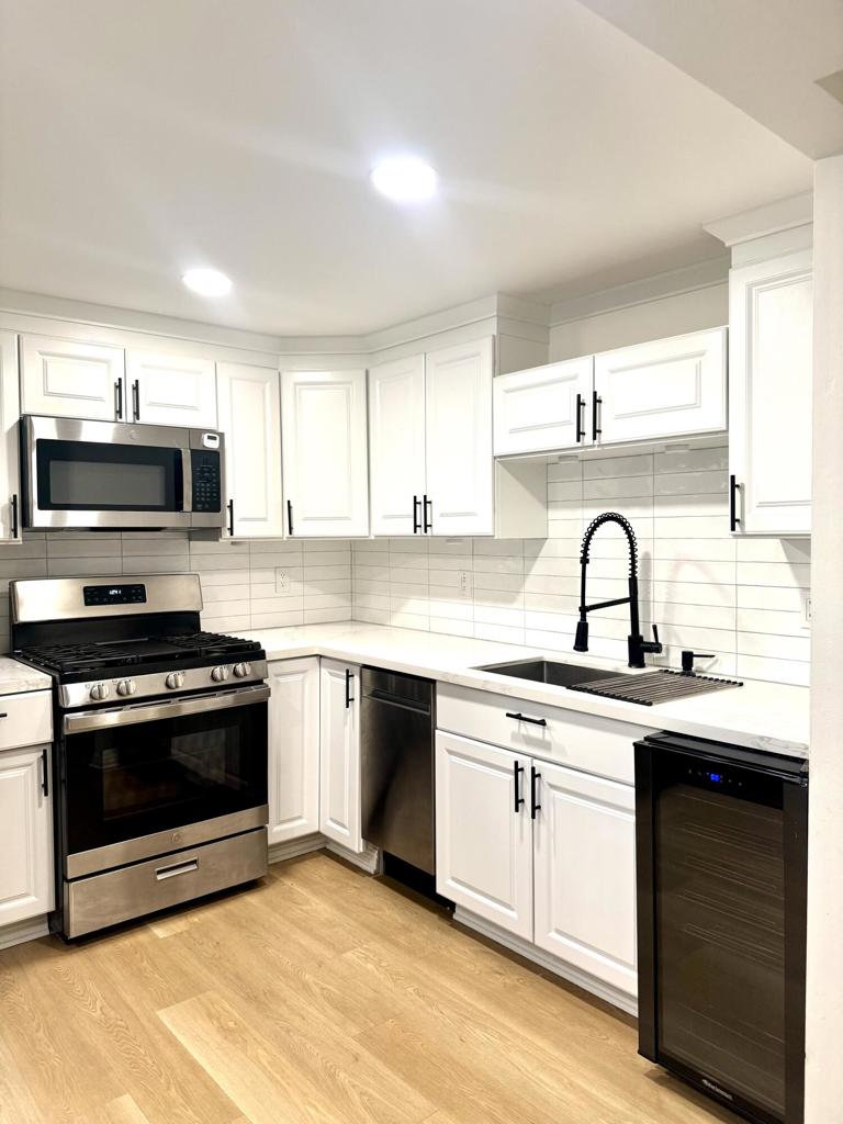 Residential for sale at 2120 N Indian Canyon Drive D, Palm Springs CA featuring 3 beds and 2 baths