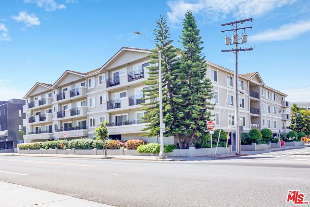 Residential Lease for rent at 2308 Schader Drive 202, Santa Monica, Los Angeles County CA featuring 1 bed and 1 bath