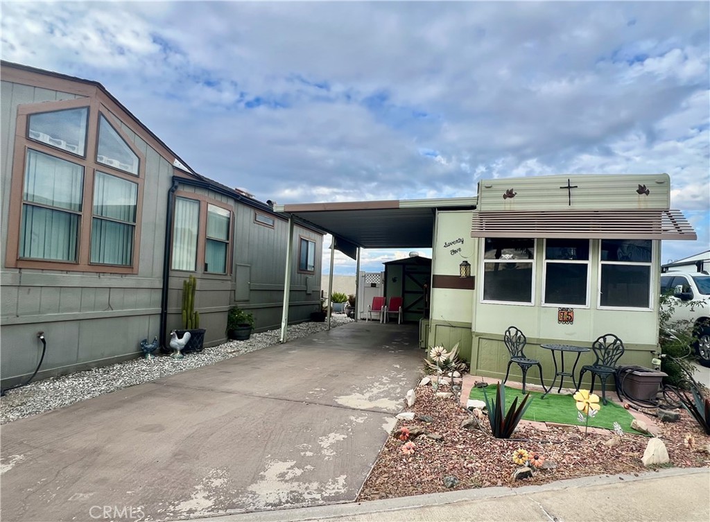 Residential for sale at 1295 S Cawston 75, Hemet CA featuring 1 bed and 1 bath