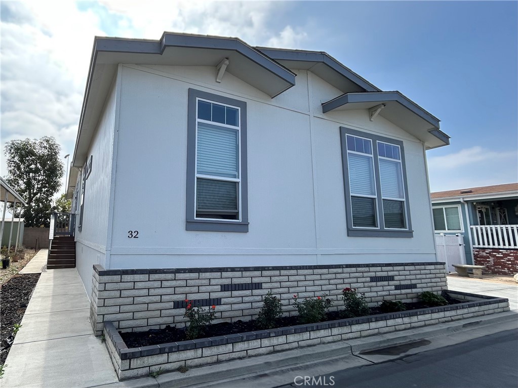 Manufactured In Park for sale at 10550 Western Avenue 32, Stanton CA featuring 3 beds and 2 baths