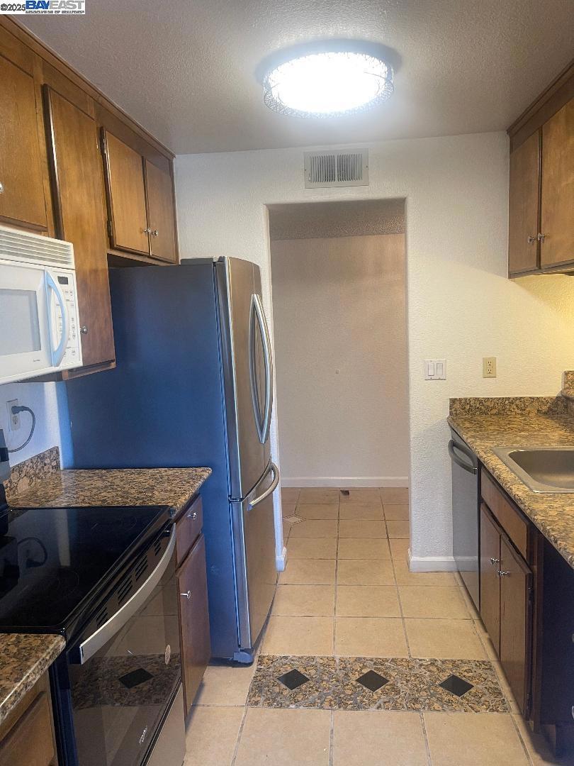 Residential for sale at 400 Davis 301, San Leandro CA featuring 2 beds and 2 baths