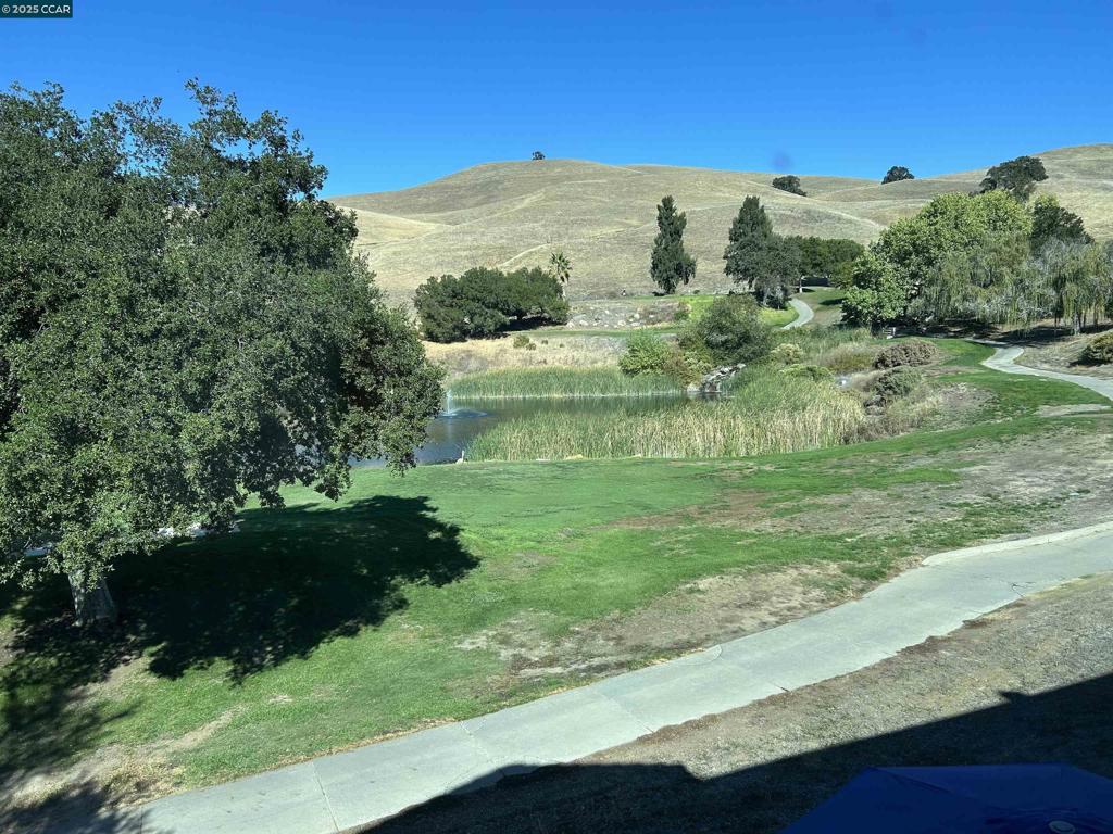 Residential for sale at 1921 Eagle Peak, Clayton CA featuring 3 beds and 3 baths