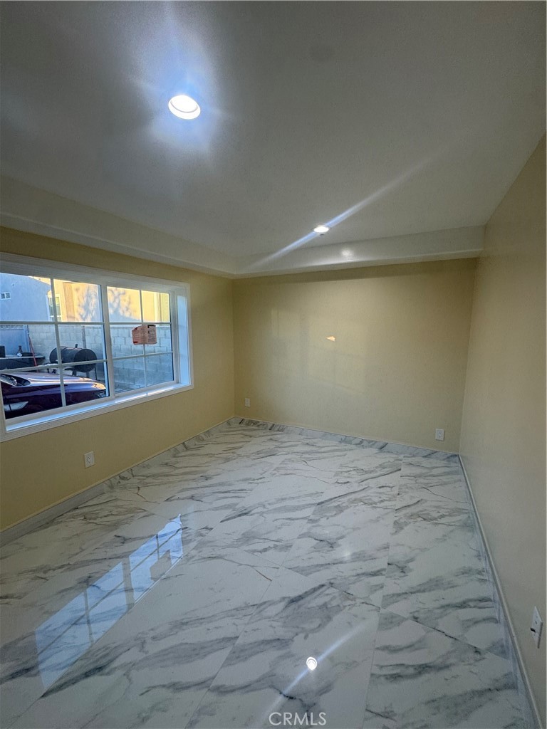 Residential Lease for rent at 3528 W 109th Street 1/2, Inglewood, Los Angeles County CA featuring 2 beds and 1 bath