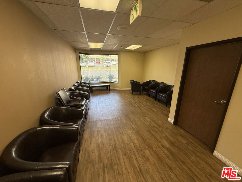 Residential Lease for rent at 820 N Mountain Avenue 102, Upland CA featuring 6 beds and 1 bath