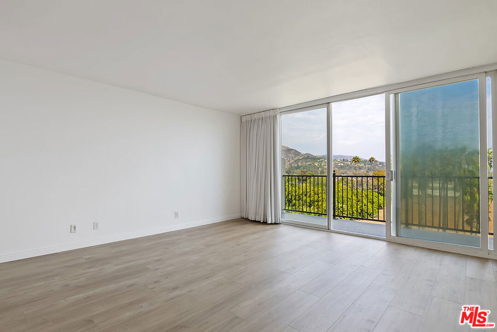 Residential Lease for rent at 23901 Civic Center Way 122, Malibu CA featuring 2 beds and 2 baths