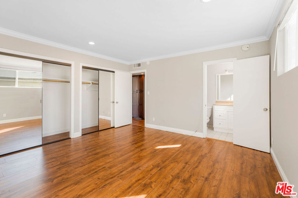 Residential Lease for rent at 248 S Doheny Drive 3, Beverly Hills, Los Angeles County CA featuring 2 beds and 2 baths