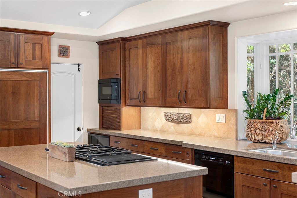 Residential Lease for rent at 839 Emerald Bay, Laguna Beach CA featuring 5 beds and 5 baths