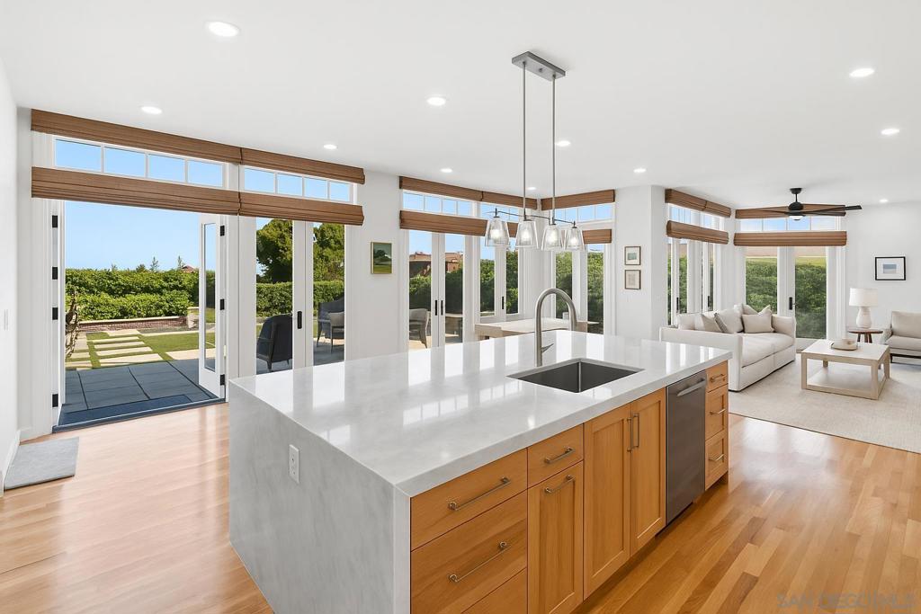 Active for sale at La Jolla, CA, La Jolla, CA CA and 7 baths