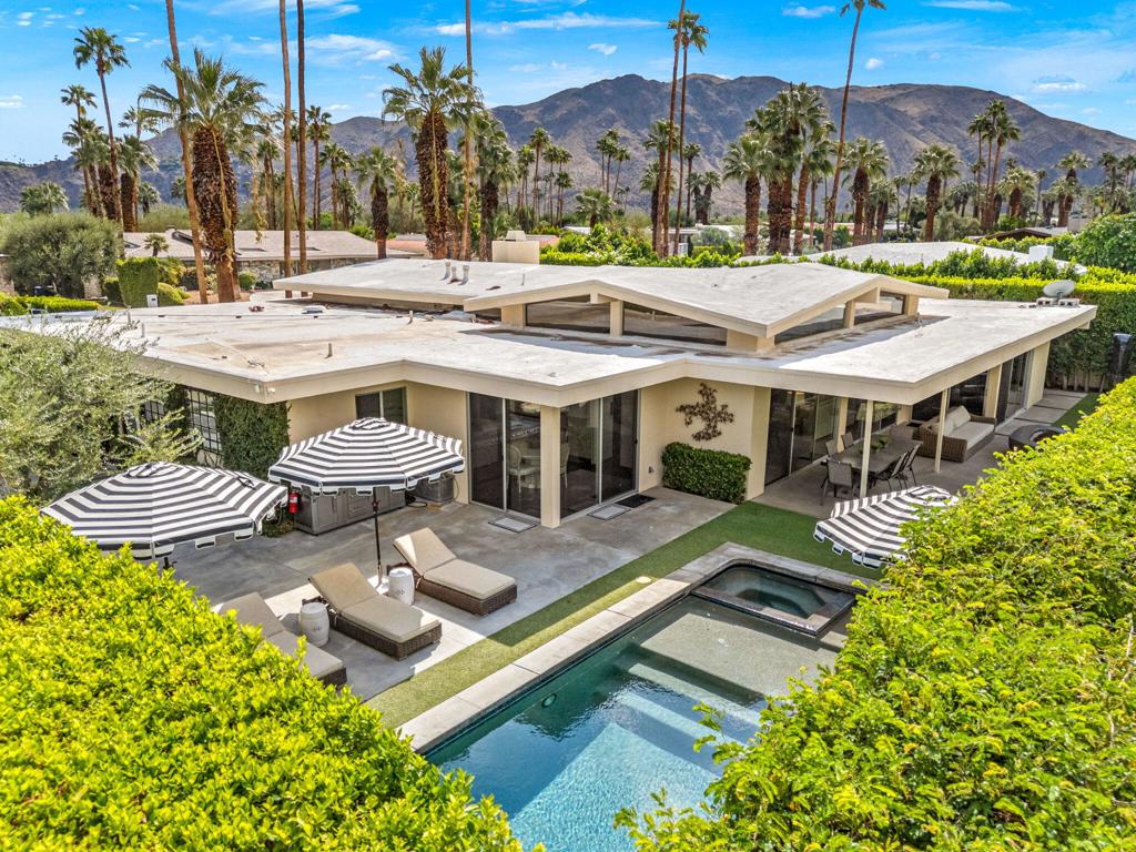 Residential for sale at 2015 S Toledo Avenue, Palm Springs CA featuring 2 beds and 3 baths