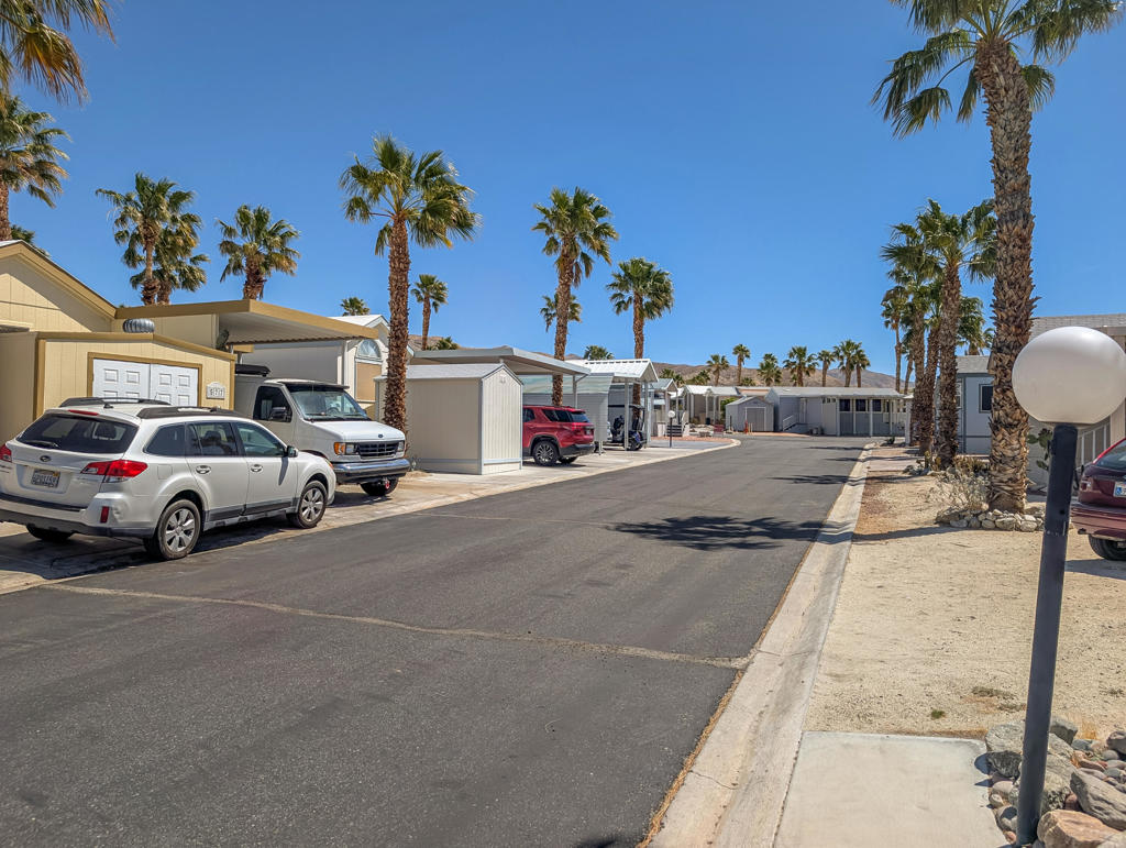 Manufactured In Park for sale at 70200 Dillon Road 674, Desert Hot Springs CA featuring 1 bed and 1 bath