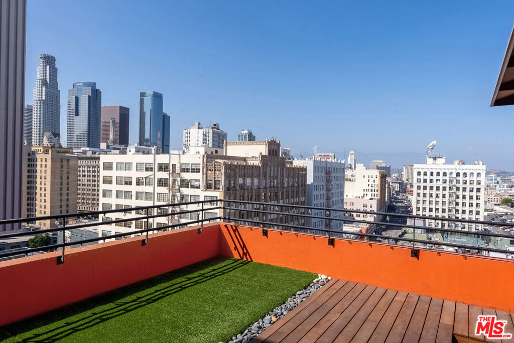 Residential Lease for rent at 746 S Los Angeles Street 1201, Los Angeles, Los Angeles County CA featuring 2 beds and 3 baths