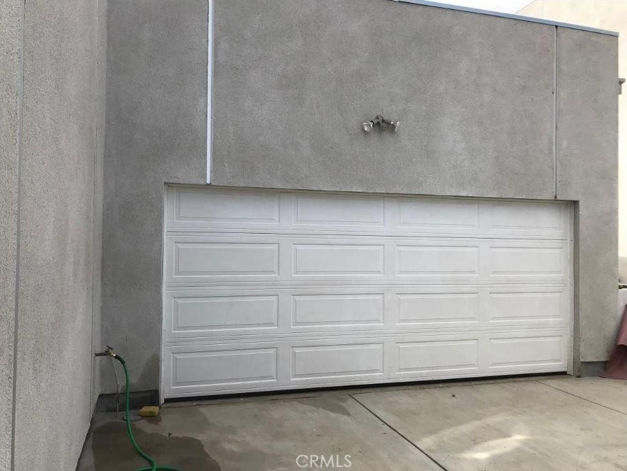 Residential Lease for rent at 1476 E 107th Street, Los Angeles, Los Angeles County CA featuring 5 beds and 3 baths