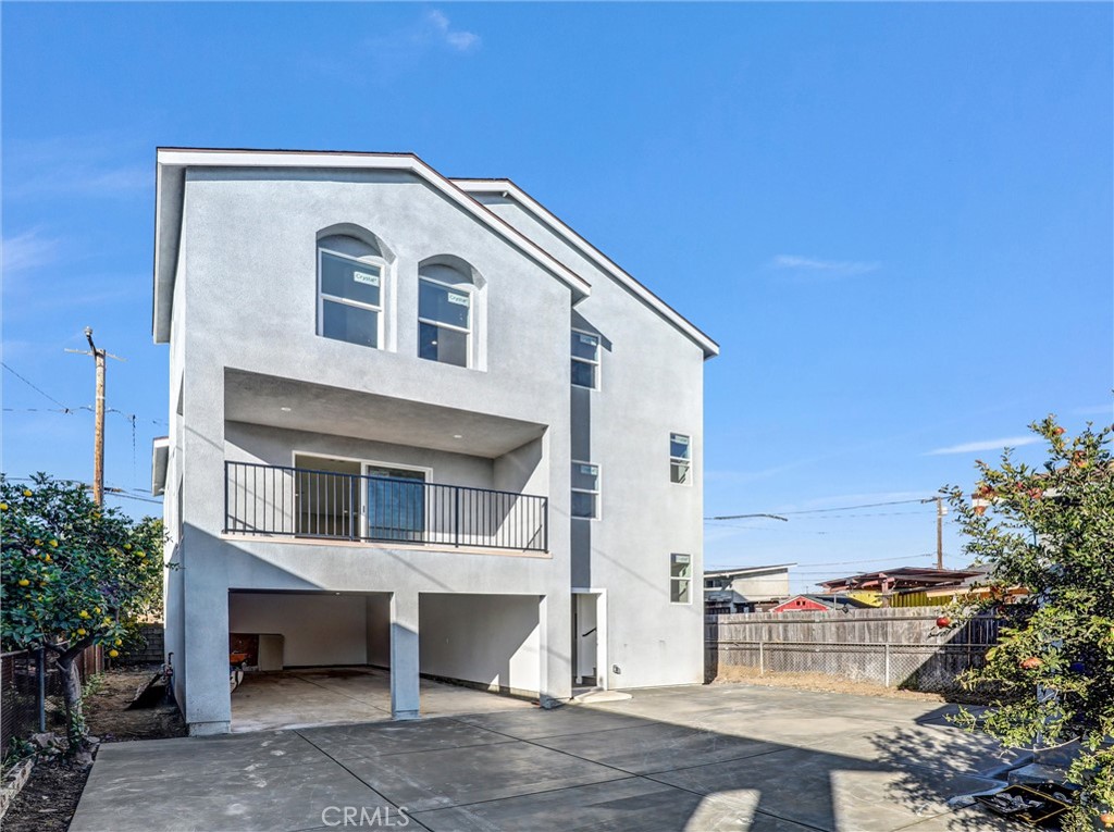 Duplex for sale at 1231 S Rowan Avenue, Los Angeles, CA featuring 6 beds and 5 baths