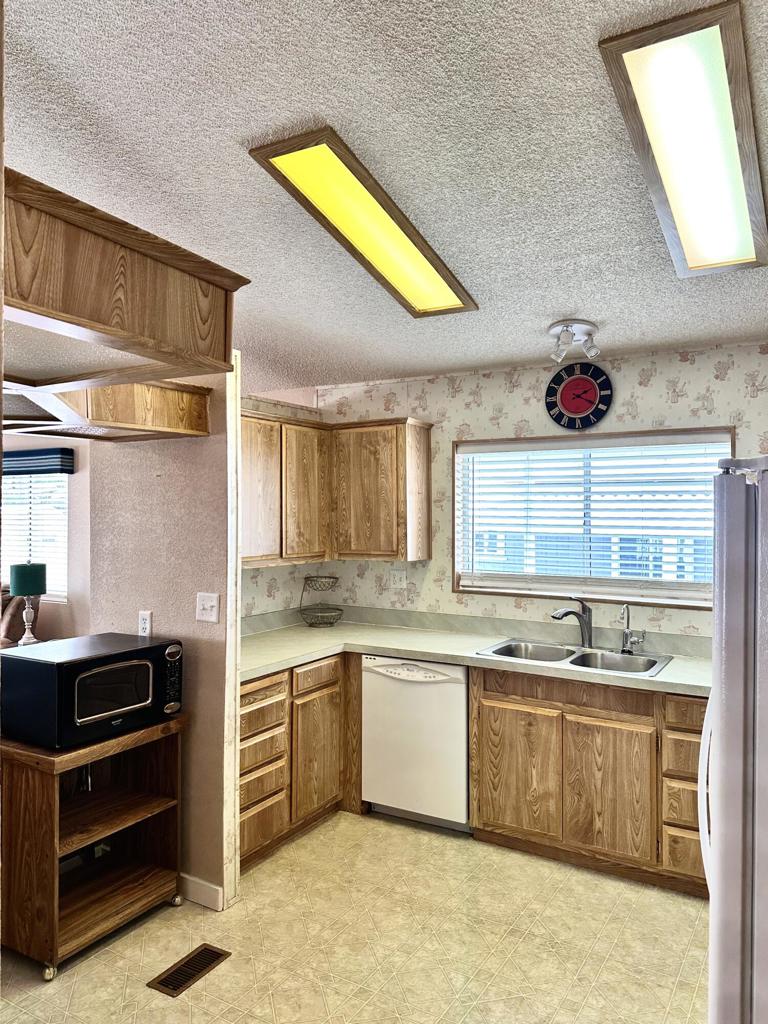 Manufactured In Park for sale at 18070 Langlois Road 220, Desert Hot Springs CA featuring 2 beds and 2 baths