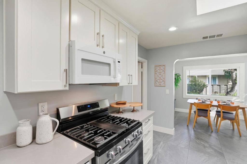 Active for sale at Hollister, CA, Hollister, CA CA and 2 baths