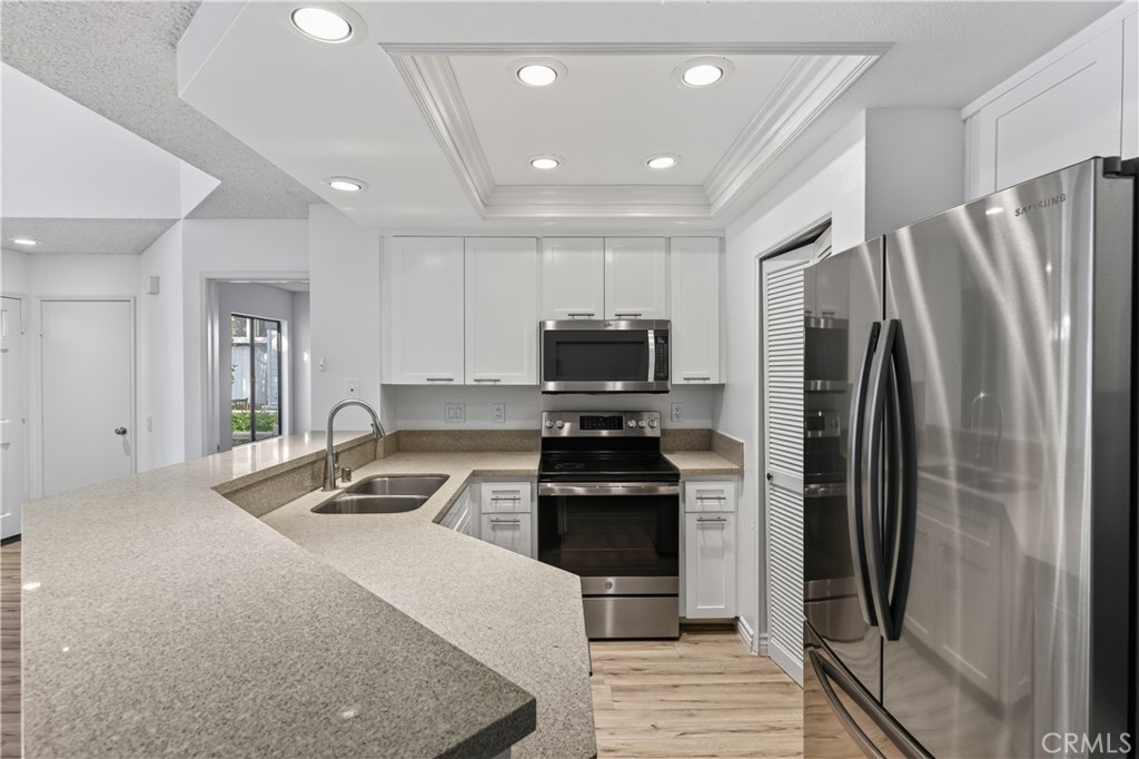 Residential Lease for rent at 45 Briarglen 64, Irvine CA featuring 2 beds and 2 baths