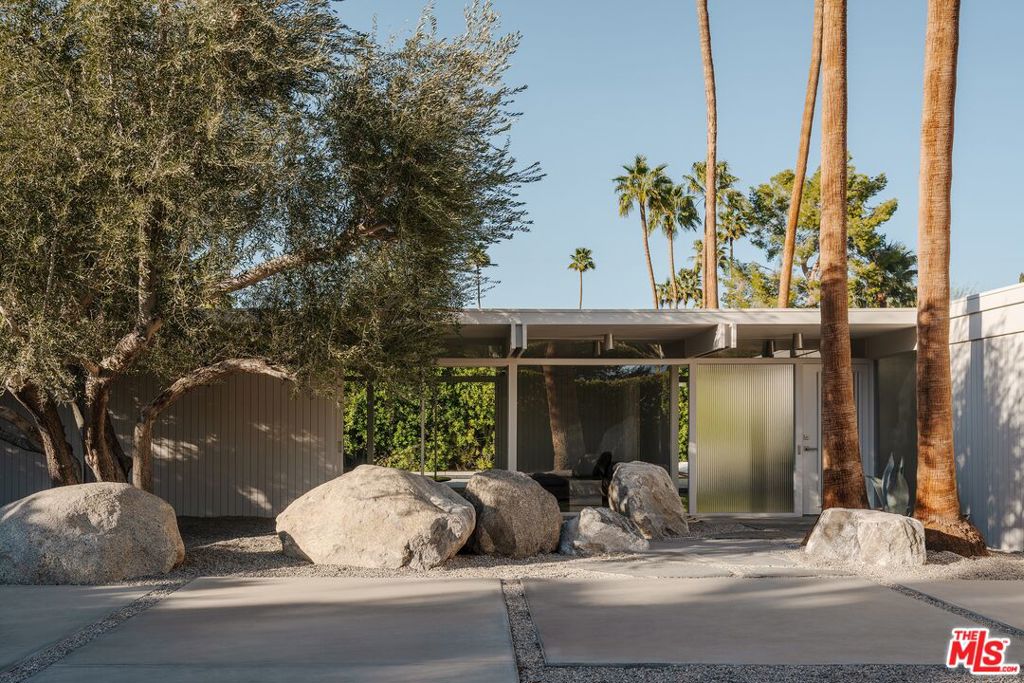 Residential for sale at 1272 E Verbena Drive, Palm Springs CA featuring 3 beds and 2 baths