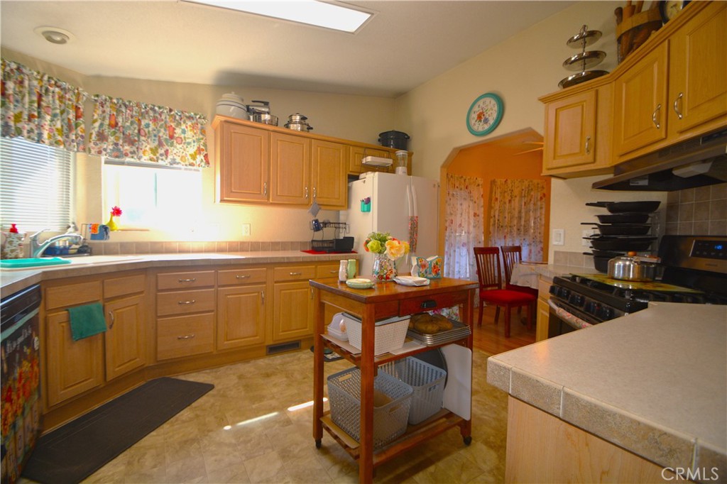Manufactured In Park for sale at 5001 Florida W 707, Hemet CA featuring 2 beds and 2 baths