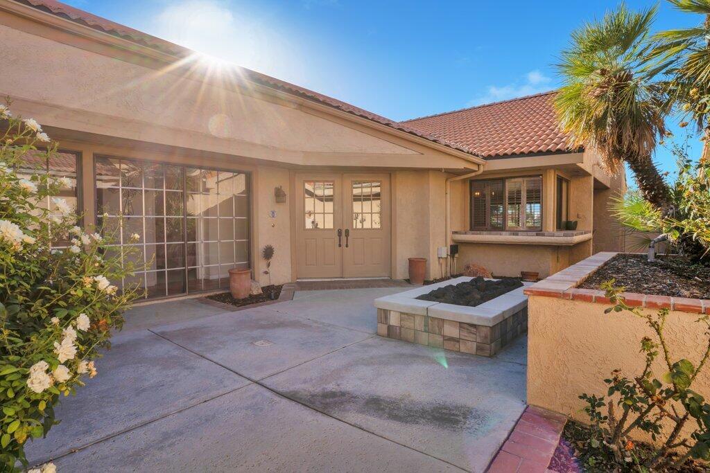 Residential for sale at 5 Acapulco Drive Drive, Palm Desert CA featuring 3 beds and 2 baths