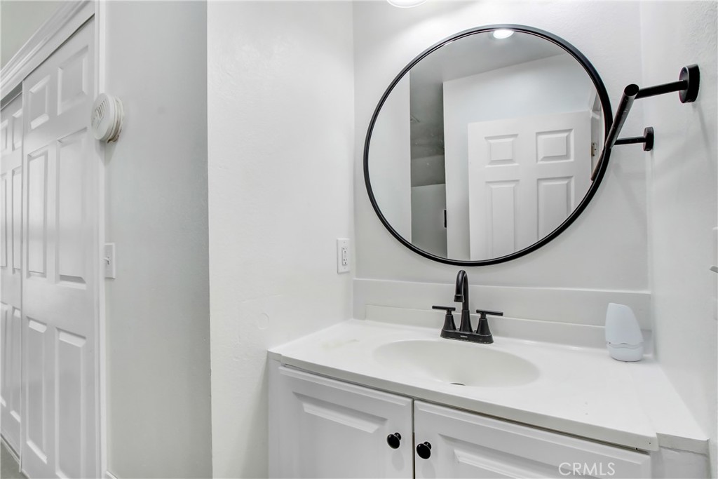 Residential for sale at 165 N Alessandro Avenue, San Jacinto CA featuring 7 beds and 4 baths