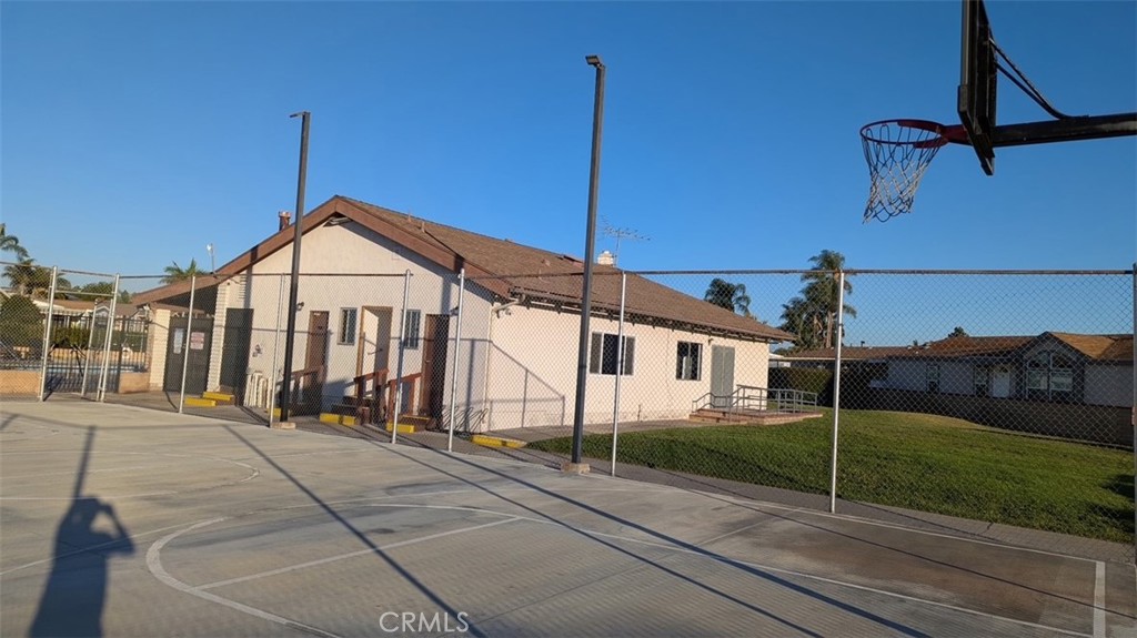 Manufactured In Park for sale at 126 Pecan, Fountain Valley CA featuring 3 beds and 3 baths