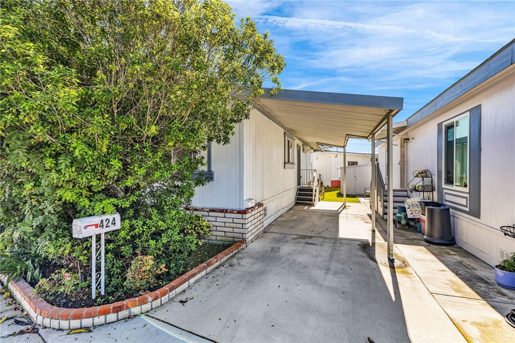 Manufactured In Park for sale at 80 Huntington 424, Huntington Beach CA featuring 1 bed and 1 bath