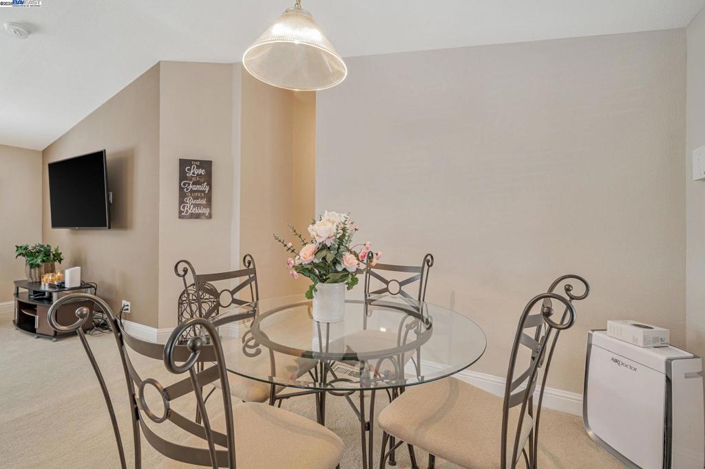 Manufactured In Park for sale at 3263 Vineyard, Pleasanton CA featuring 3 beds and 2 baths