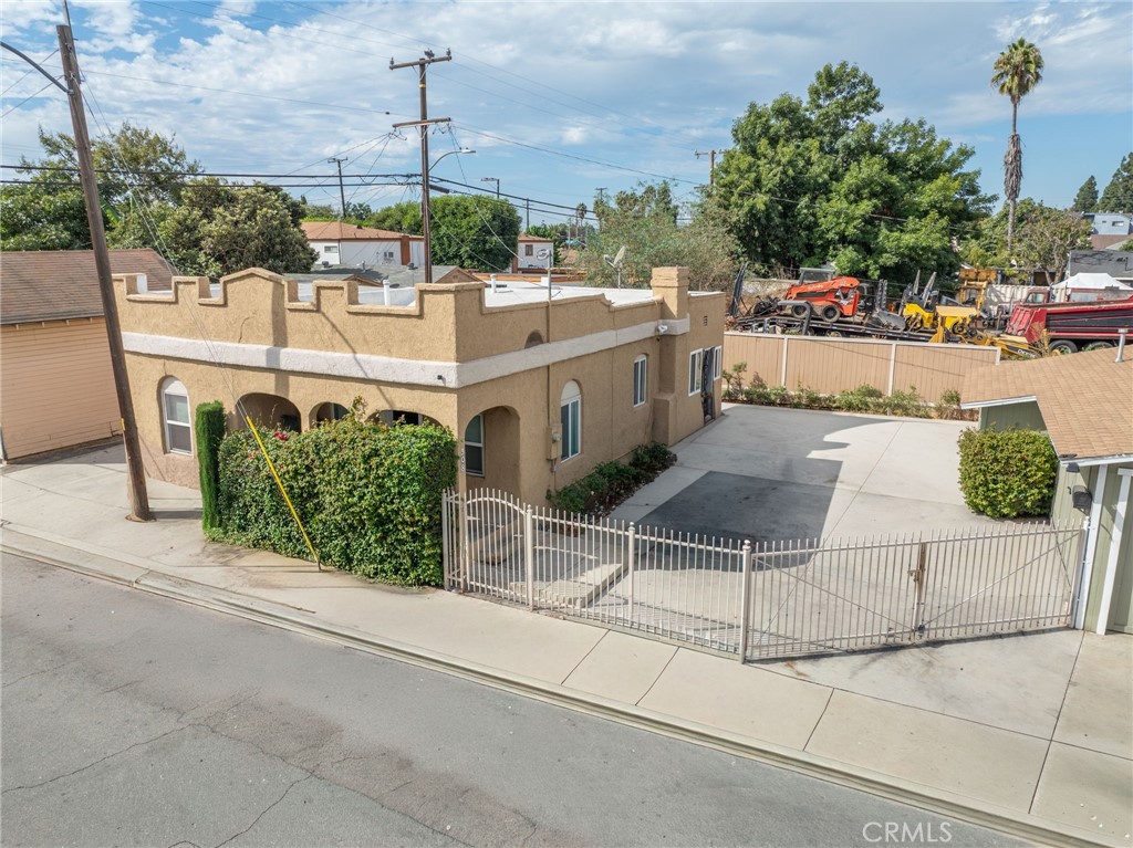 Residential for sale at 926 E Pine, Santa Ana CA featuring 6 beds and 2 baths