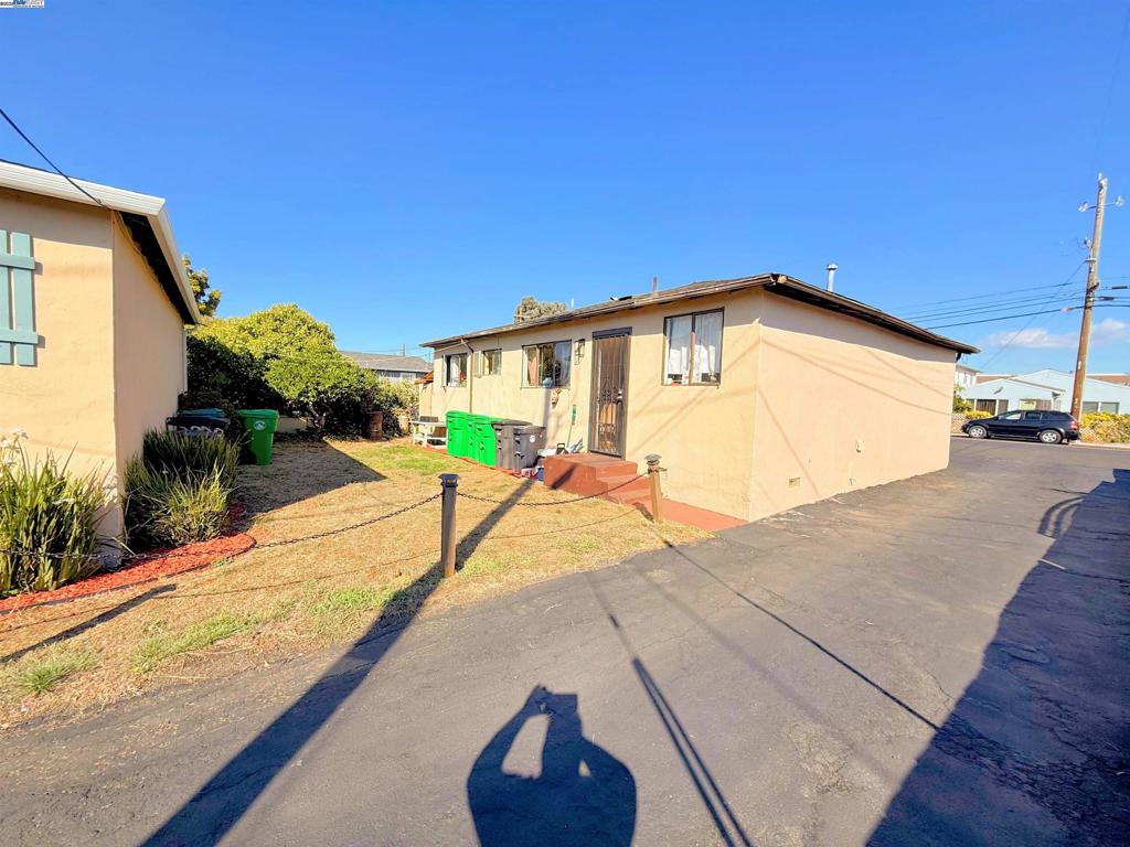 Residential Income for sale at 22357 S Garden Ave, Hayward CA