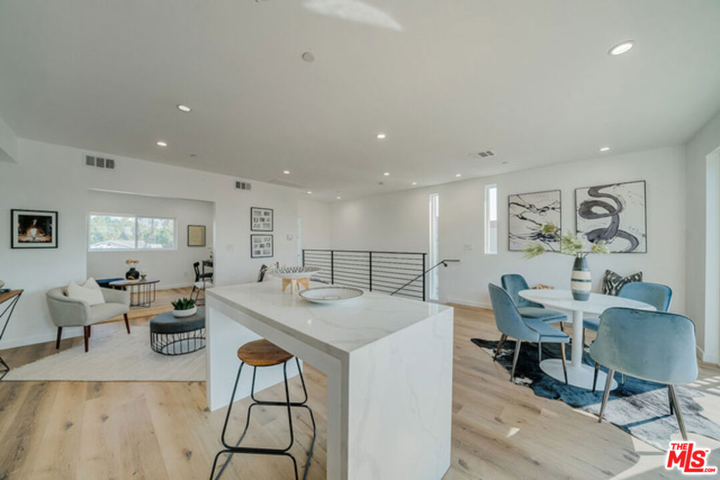 Residential Lease for rent at 739 N Mariposa Avenue, Los Angeles, Los Angeles County CA featuring 15 beds and 15 baths