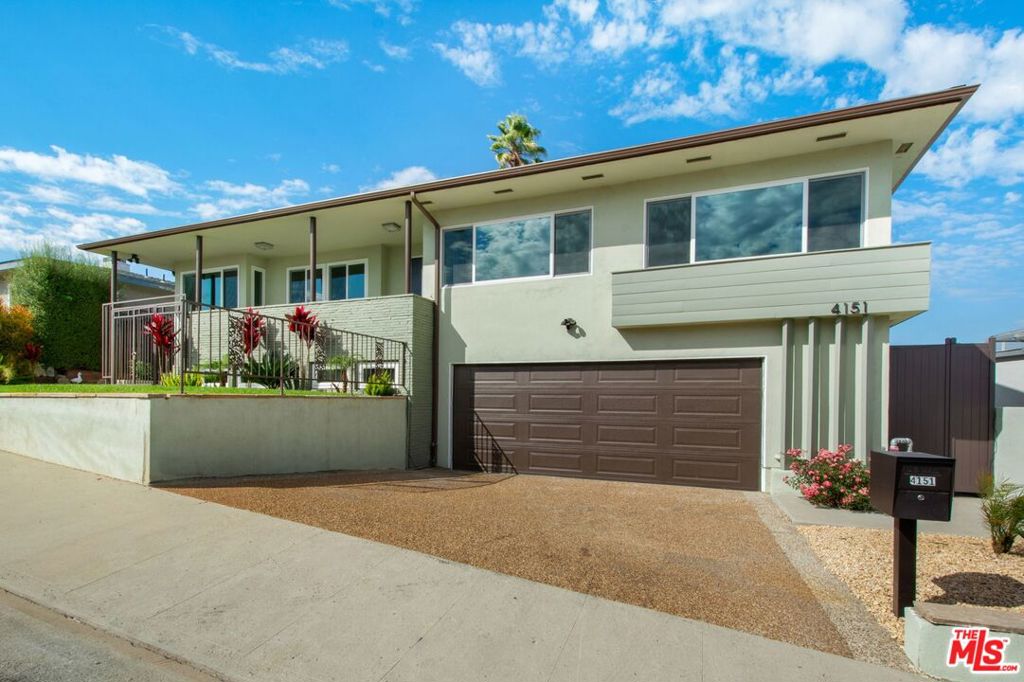 Residential Lease for rent at 4151 Don Mariano Drive, Los Angeles, Los Angeles County CA featuring 7 beds and 6 baths