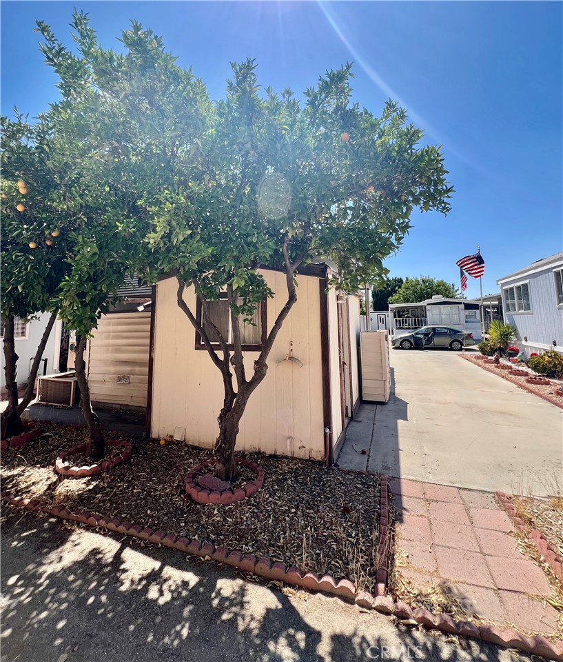 Residential for sale at 1239 Frontier Avenue, San Jacinto CA featuring 1 bed and 1 bath
