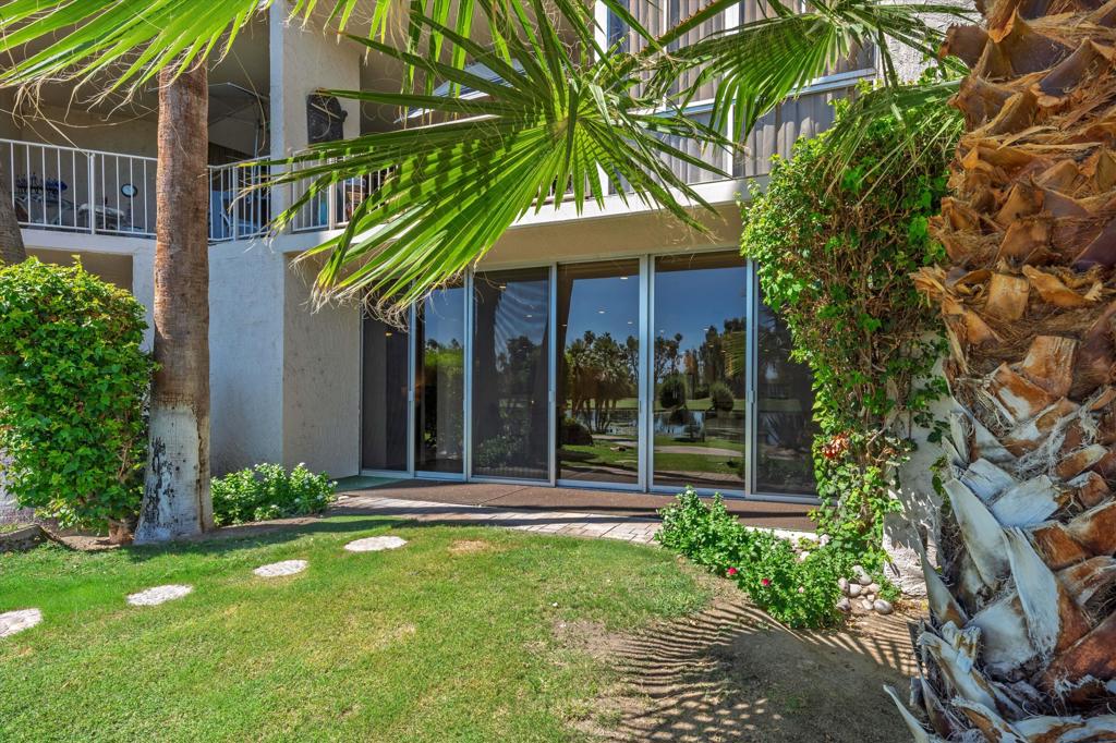 Residential Lease for rent at 900 Island Drive 109, Rancho Mirage CA featuring 1 bed and 2 baths