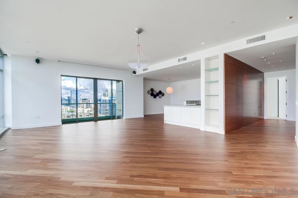 Residential Lease for rent at 165 6Th Ave 2504, San Diego, San Diego County CA featuring 3 beds and 4 baths