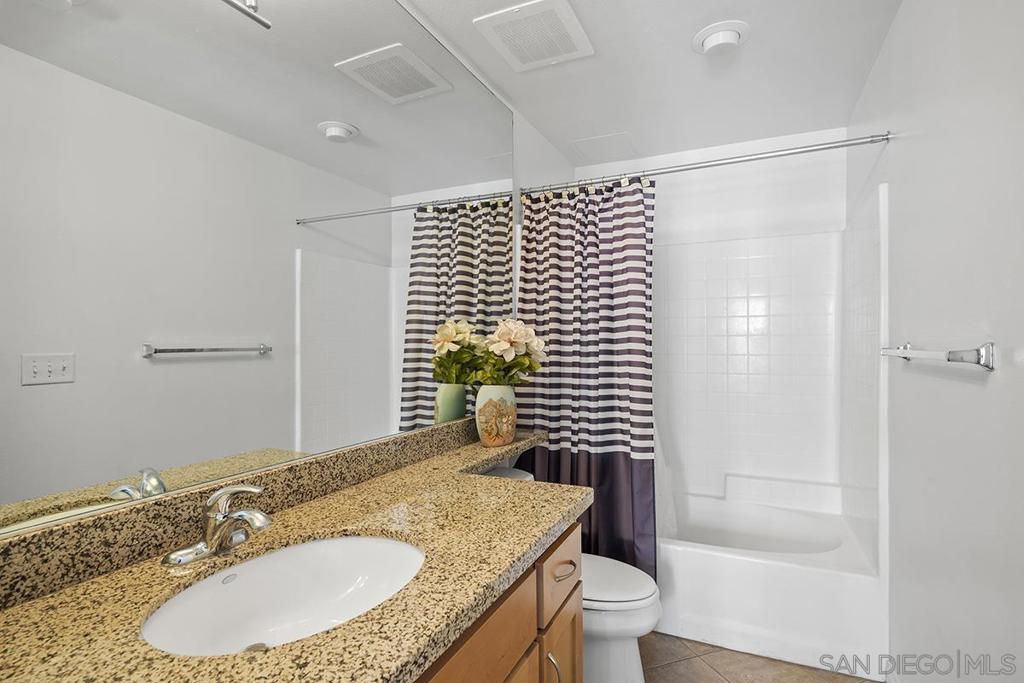 Residential for sale at 450 J Street 7071, San Diego CA featuring 2 beds and 2 baths