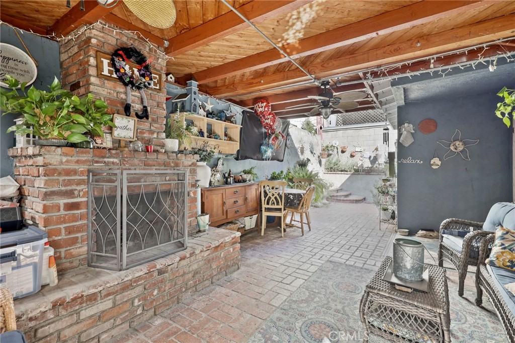 Residential for sale at 2334 Highbury, Los Angeles CA featuring 3 beds and 2 baths