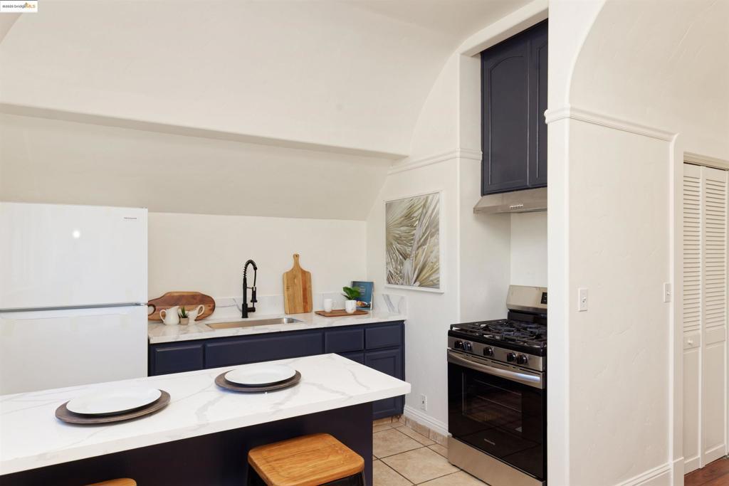 Residential Income for sale at 1033 Magnolia St, Oakland CA