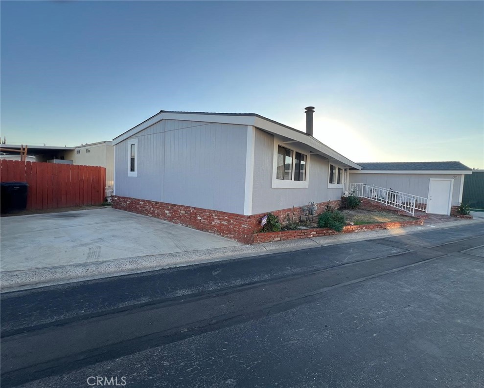 Manufactured In Park for sale at 320 N Park Vista Street 179, Anaheim CA featuring 3 beds and 2 baths