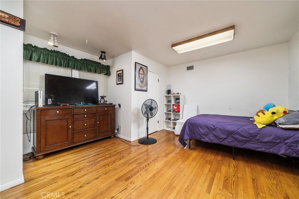 Residential for sale at 5035 Carlingford Avenue, Riverside CA featuring 3 beds and 2 baths