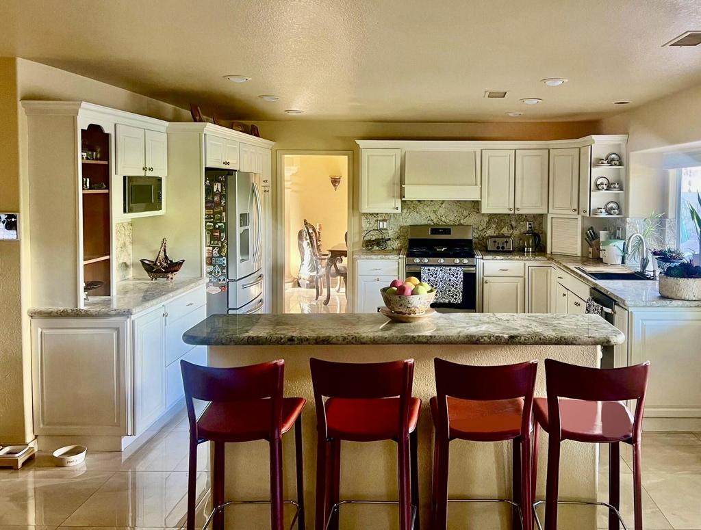 Residential for sale at 28325 Avenida Condesa, Cathedral City CA featuring 5 beds and 3 baths