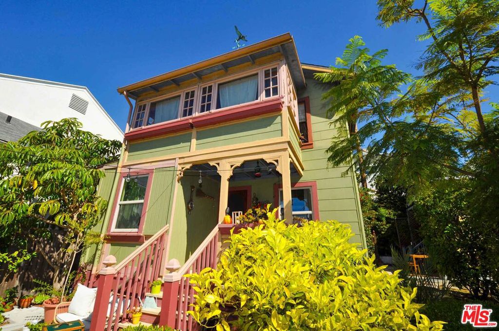 Residential Lease for rent at 2315 2nd E, Santa Monica, Los Angeles County CA featuring 1 bed and 1 bath