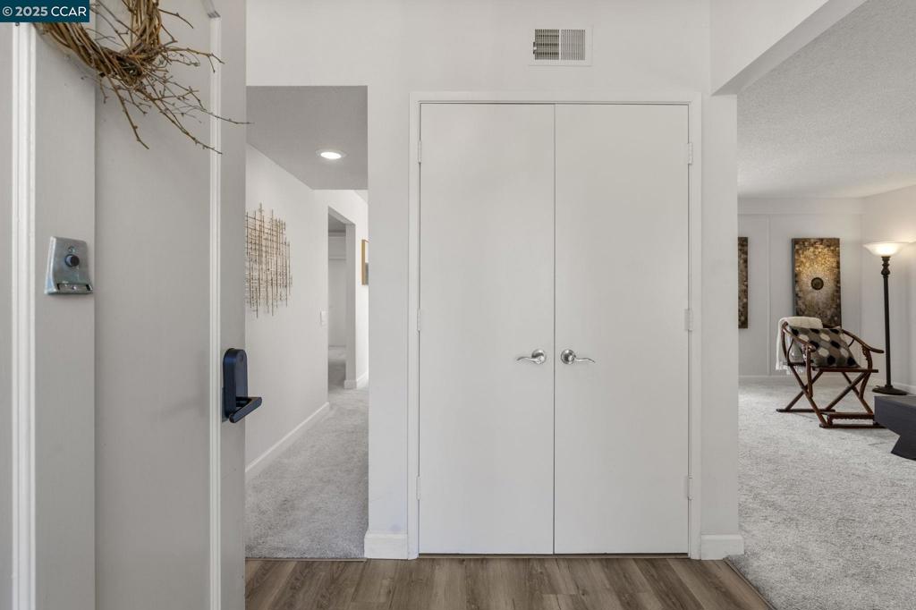 Residential Lease for rent at 2017 Pine Knoll Dr, Walnut Creek CA featuring 2 beds and 1 bath