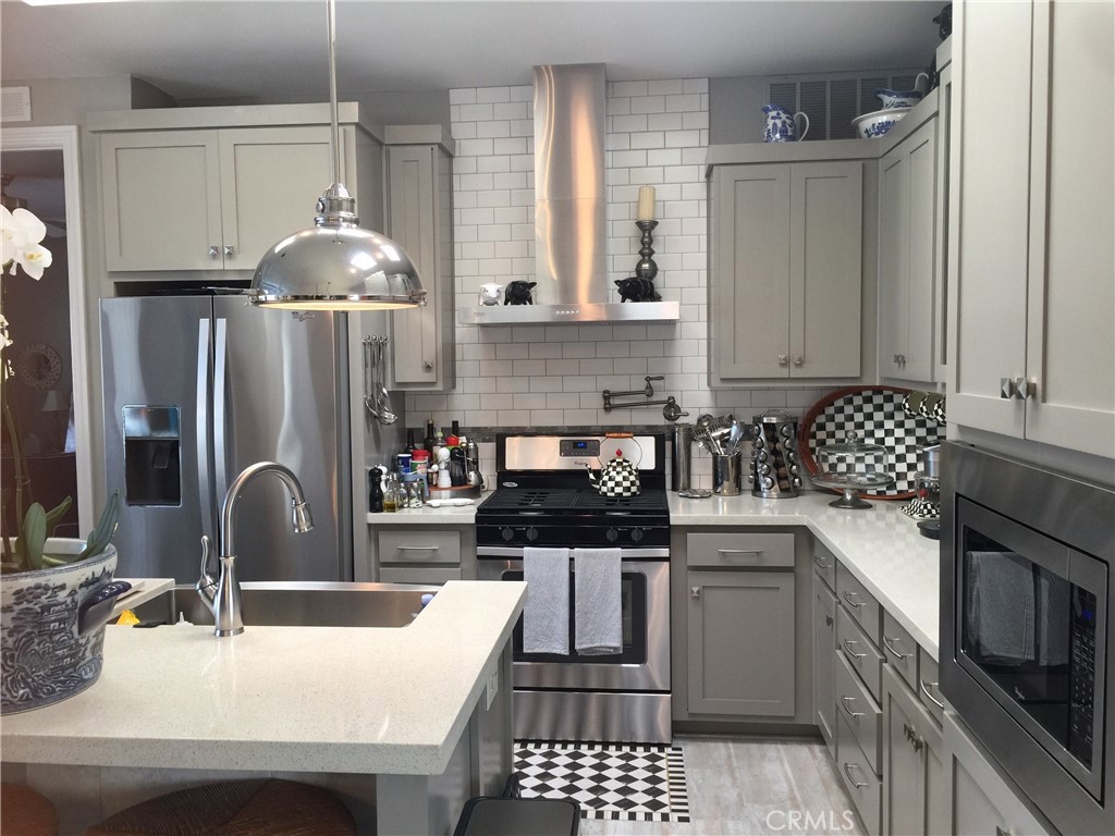 Manufactured In Park for sale at 42 Saratoga 42, Newport Beach CA featuring 3 beds and 2 baths